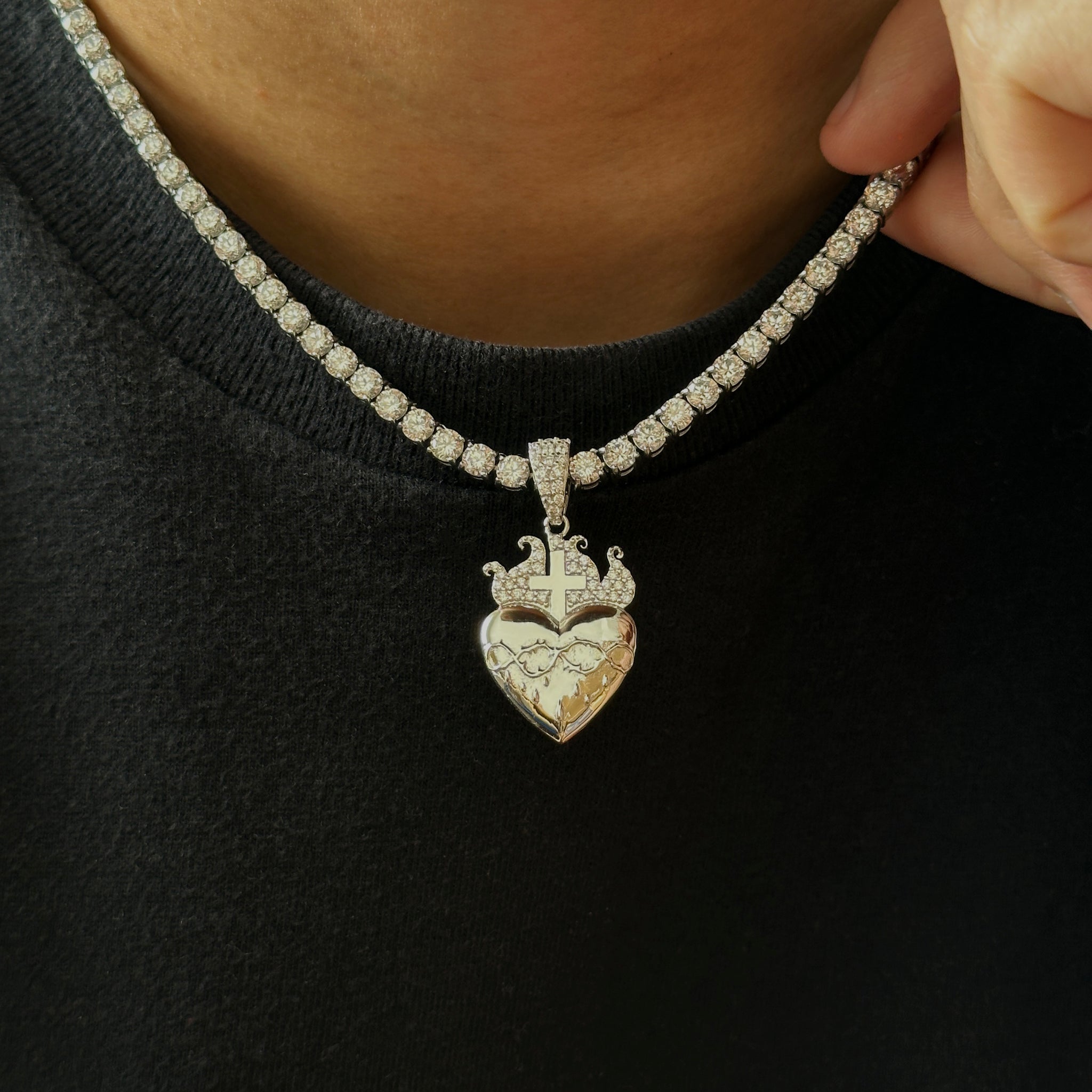 Sacred Heart Pendant (.925 Sterling Silver) – Kuyashii Jewelry